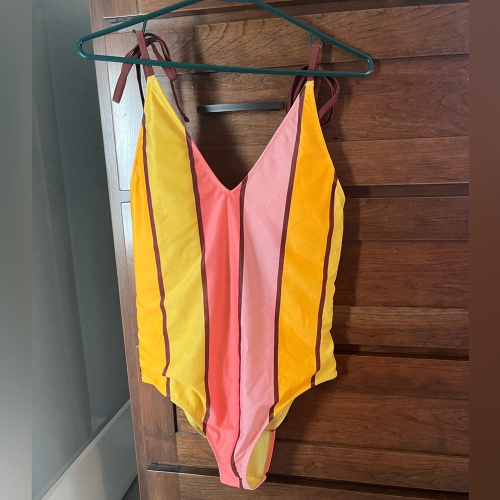 Aerie One Piece Swimsuit. Size M. Brand new, never worn